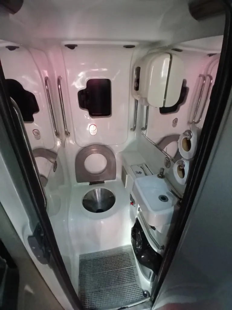 Ônibus Comil Invictus DD B450R 2019 seminovo à venda, código 554 - foto 09