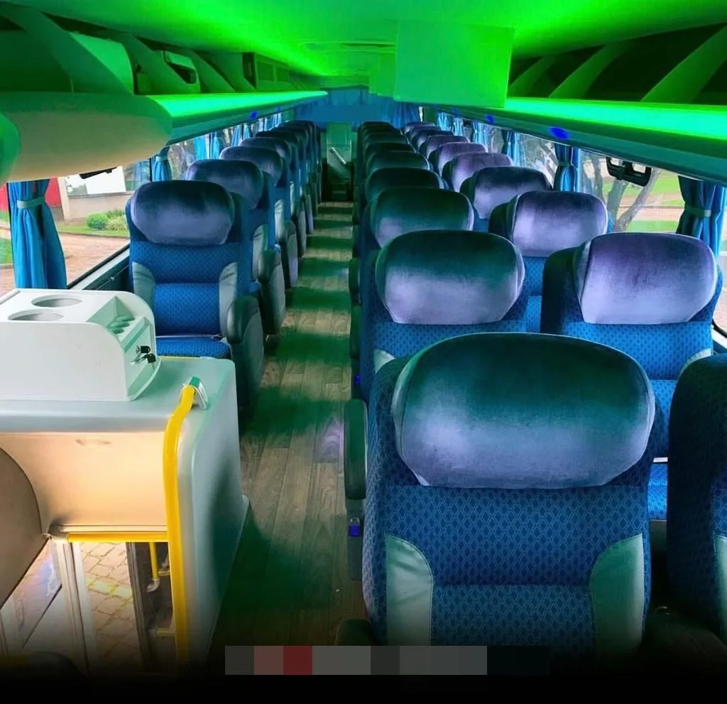 Ônibus Comil Invictus DD Volvo B420R 2022 seminovo à venda, código 267 - foto 06