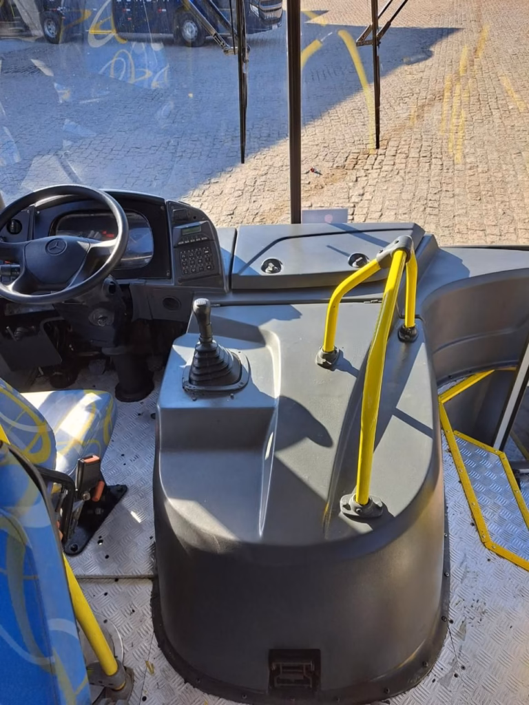 Ônibus Comil Onibus Svelto OF 1721 2015 seminovo à venda, código 308 - foto 06