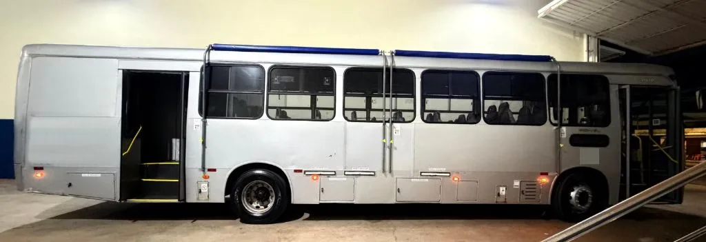 Ônibus Comil Svelto VW 15.190 padrão rural 2012 seminovo à venda, código 437 - foto 03