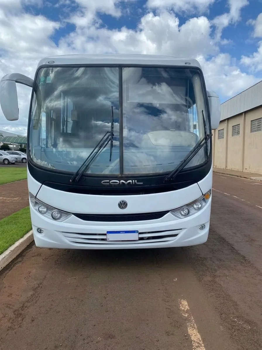 Ônibus Comil Versatile Gold VW 17.230 2015 seminovo à venda, código 813 - foto 01