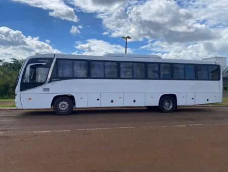Ônibus Comil Versatile Gold VW 17.230 2015 seminovo à venda, código 813 - foto 02