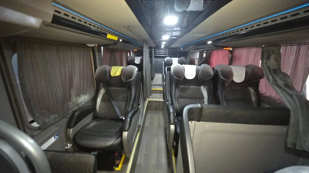 Ônibus rodoviário double deck Marcopolo Paradiso 1800 DD G8, chassi Volvo B450R, COD.579 - foto 05