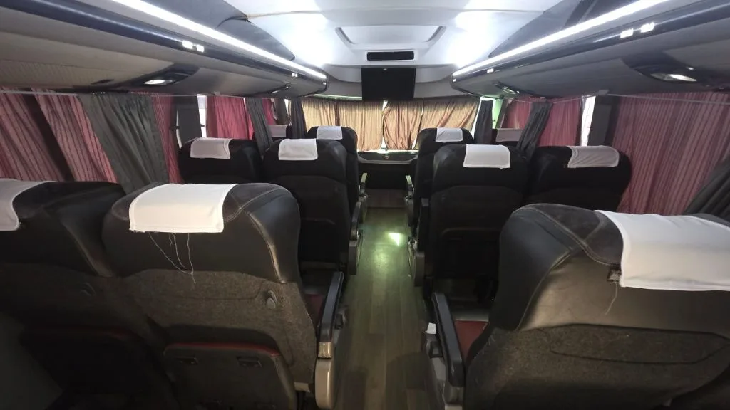 Ônibus rodoviário double deck Marcopolo Paradiso 1800 DD G8, chassi Volvo B450R, COD.579 - foto 07