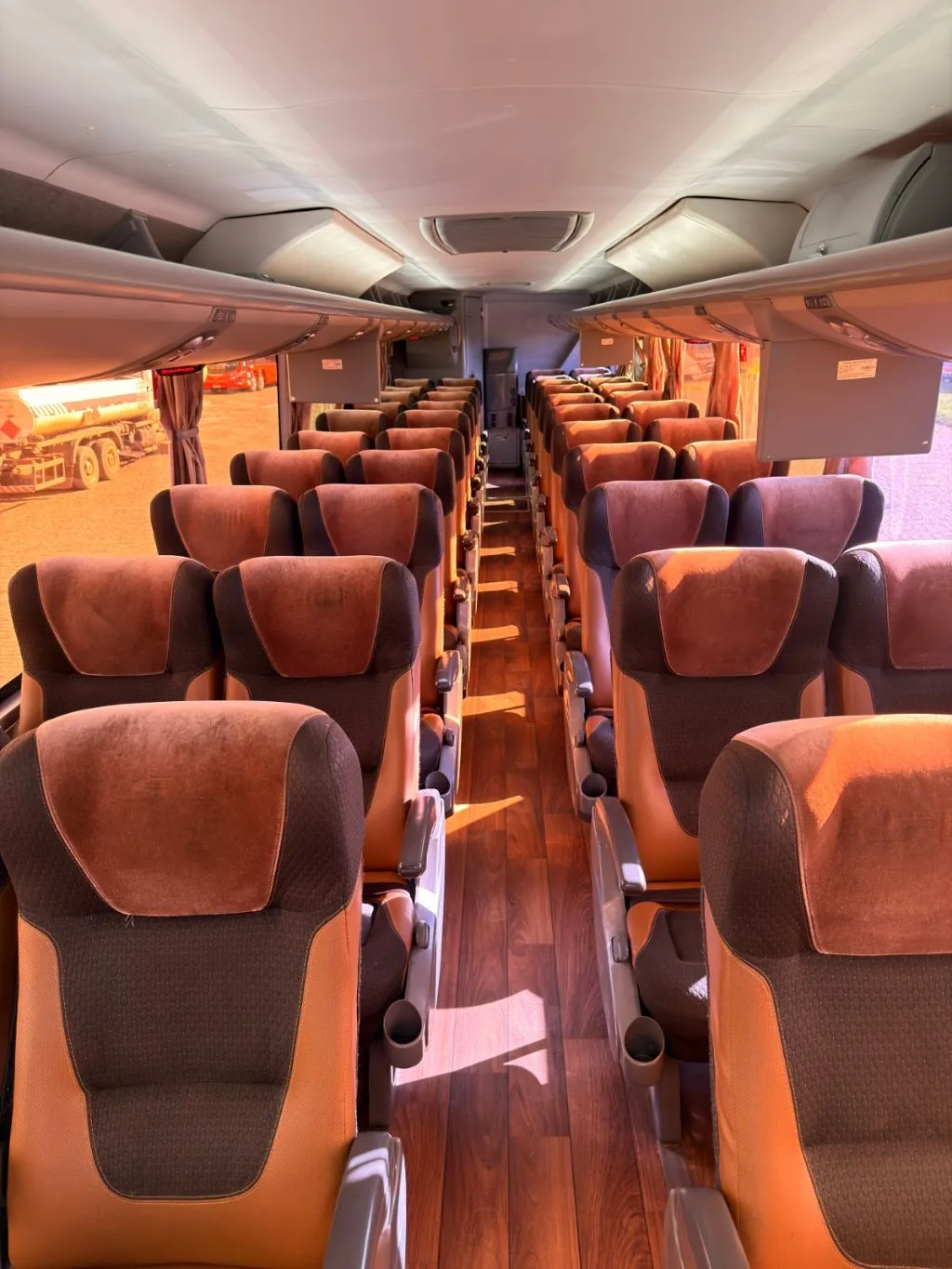 Ônibus rodoviário Marcopolo Paradiso New G7 LD 1600, chassi Mercedes-Benz O500 RSD 6x2 trucado, ano 2019, COD.1809 - foto 05