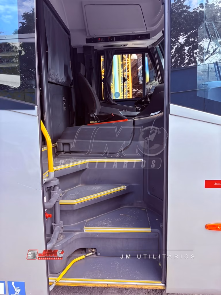 Ônibus Marcopolo Viaggio 800 G8 OF 1726 2024 seminovo à venda, código 396 - foto 06