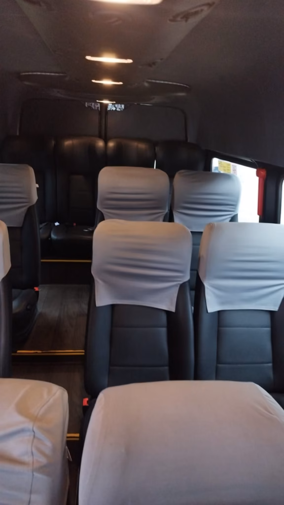 Ônibus Mercedes-Benz Sprinter 416 CDI Van Executiva Luxo 2022 seminovo à venda, código 217 - foto 07
