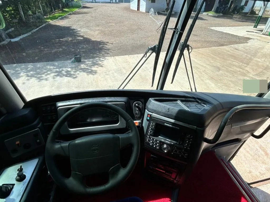 Ônibus Neobus New Road Volvo B11R 2014 seminovo à venda, código 522 - foto 05