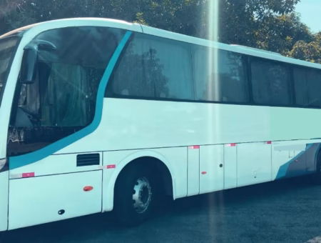 Ônibus Neobus Road R Mercedes-Benz OF 1721 2015 seminovo à venda, código 160 - foto 01