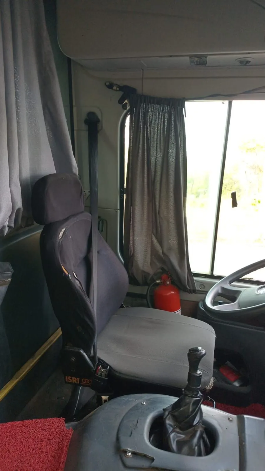 Ônibus Neobus Road R Mercedes-Benz OF 1721 2015 seminovo à venda, código 160 - foto 04