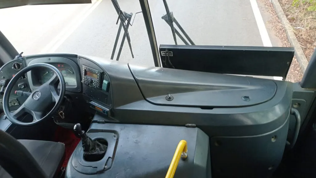 Ônibus Neobus Road R Mercedes-Benz OF 1721 2015 seminovo à venda, código 160 - foto 05
