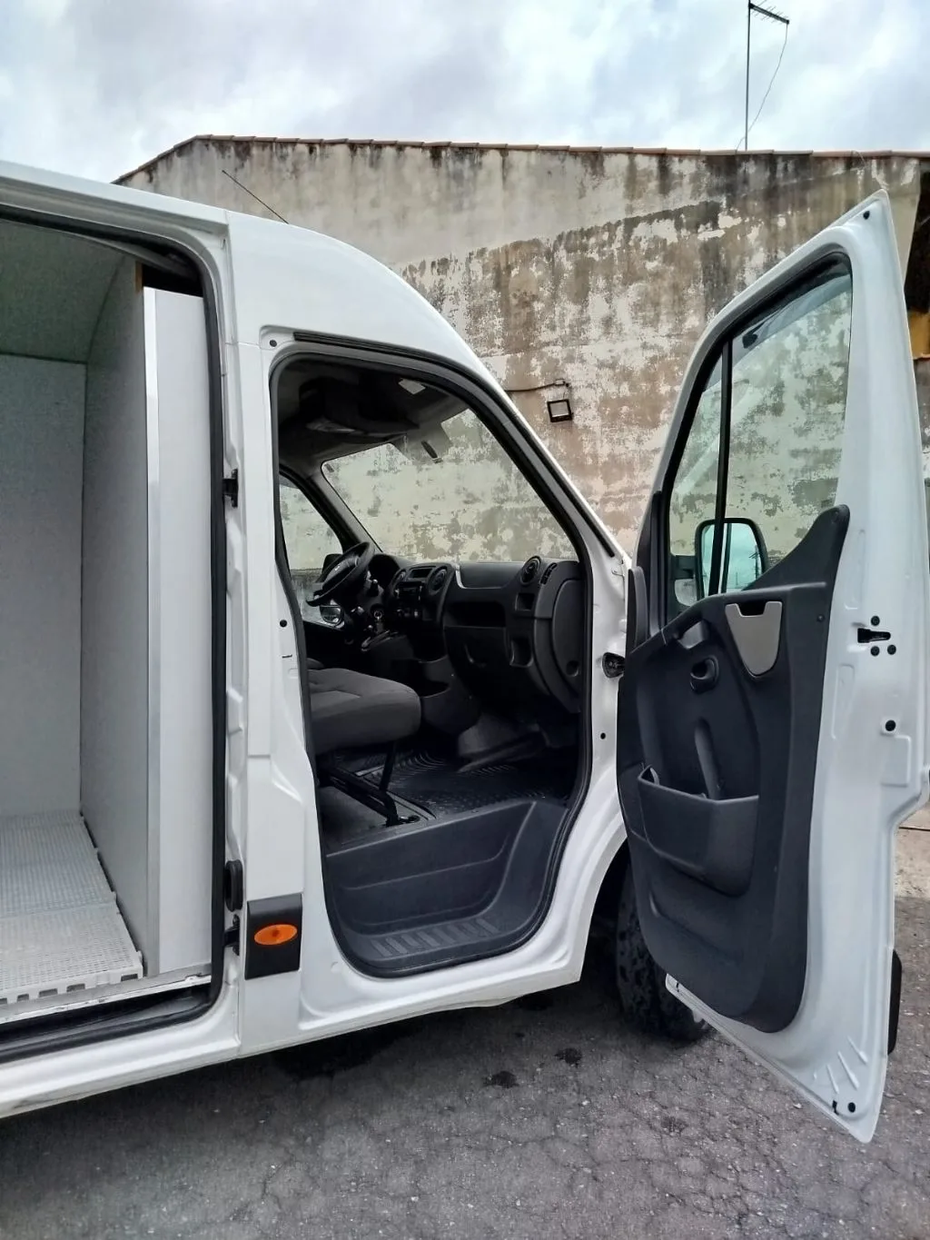 Ônibus Renault Master L3H2 Furgao 2022 seminovo à venda, código 434 - foto 07