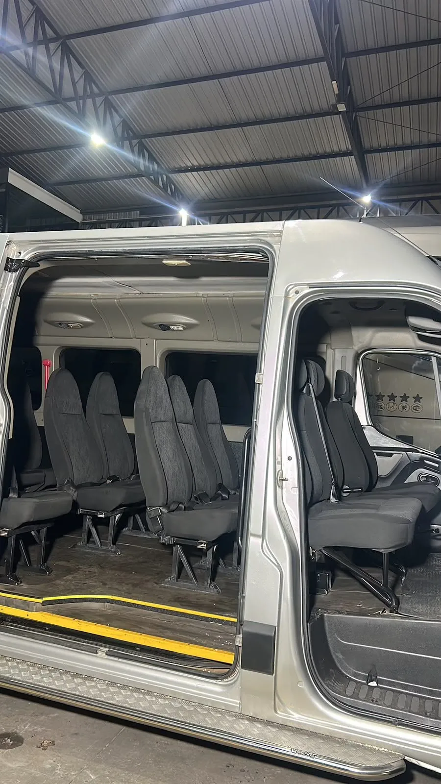 Ônibus Renault Van Master 16 Lugares seminovo à venda, código 646 - foto 04