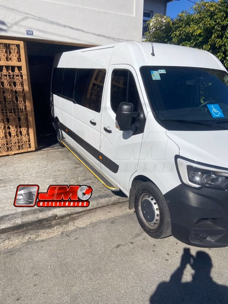 Ônibus Renault Van Master L3H2 2025 seminovo à venda, código 238 - foto 02