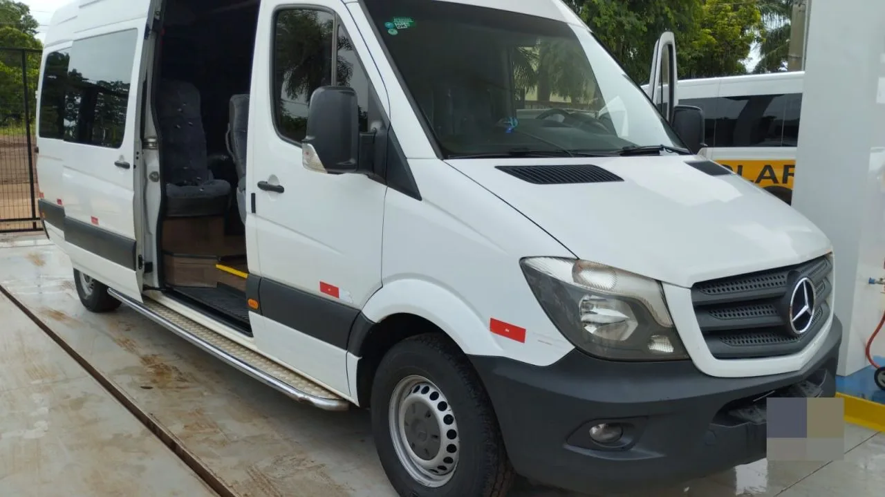 Ônibus Sprinter CDI 415 executiva de luxo 2019 seminovo à venda, código 161 - foto 01