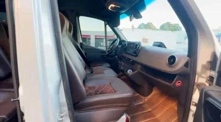 Ônibus Mercedes-Benz Sprinter CDI 417 Executiva Luxo 2026 seminovo à venda, código 59 - foto 05