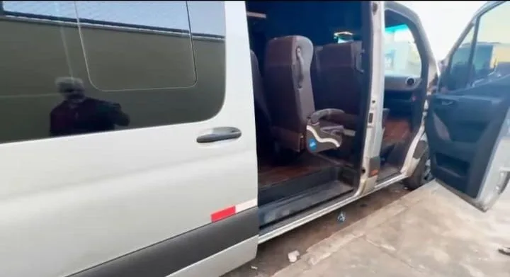 Ônibus Mercedes-Benz Sprinter CDI 417 Executiva Luxo 2026 seminovo à venda, código 59 - foto 07