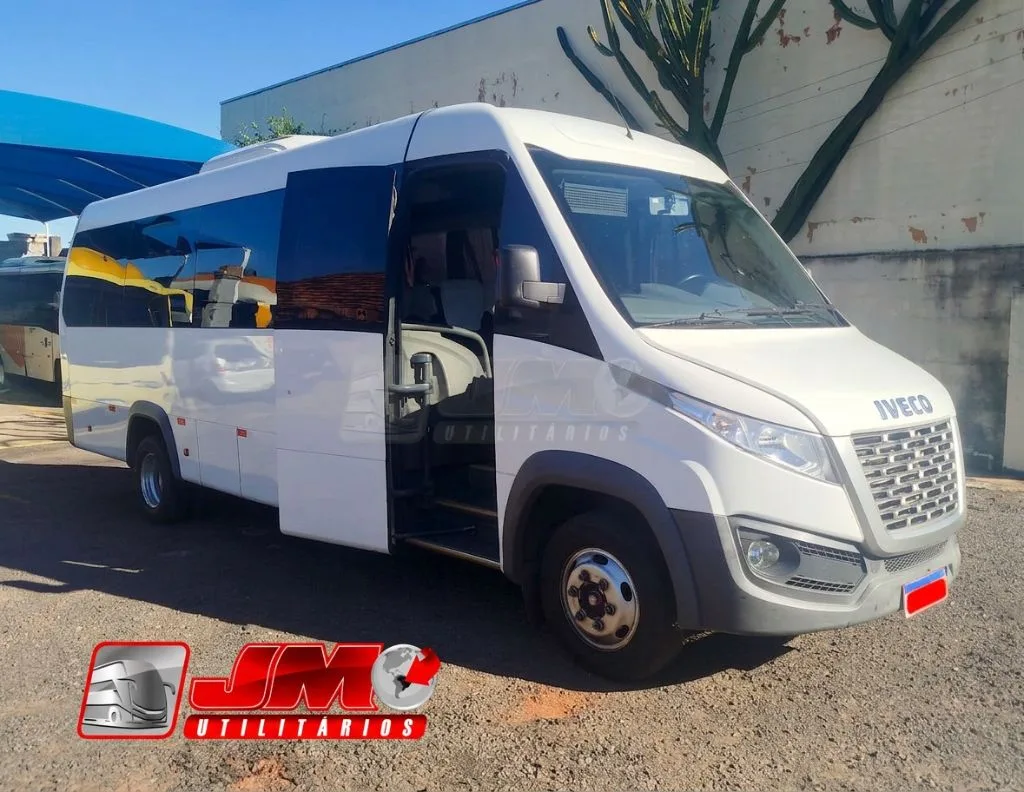 Micro-ônibus Marcopolo Fly 6 Cummins 2020 seminovo à venda, código 520 - foto 01