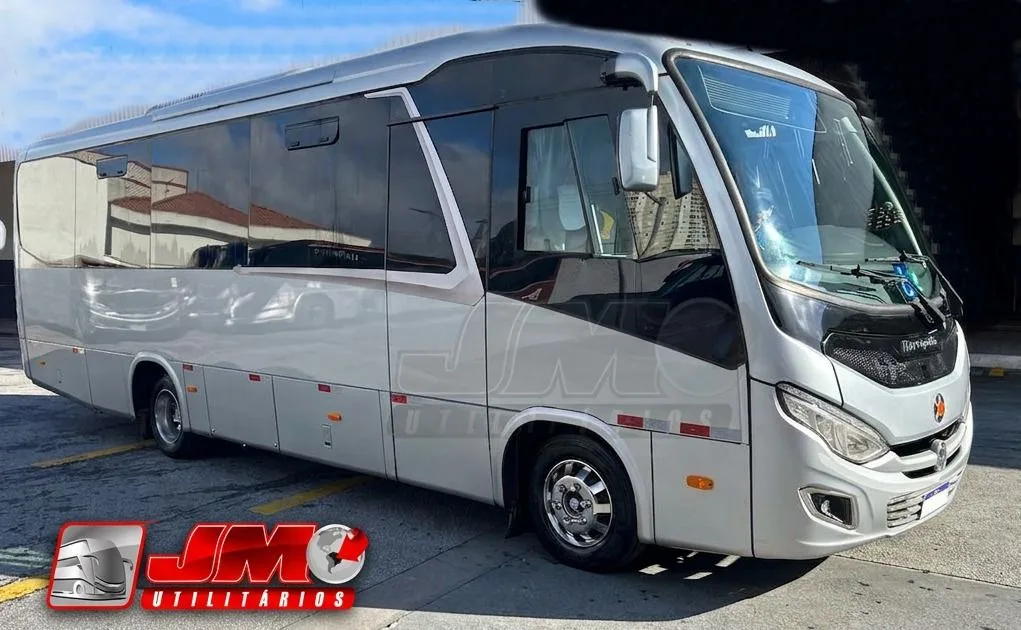 Micro-ônibus Marcopolo Senior executivo, 28 lugares — 2023 seminovo à venda, código 689 - foto 01