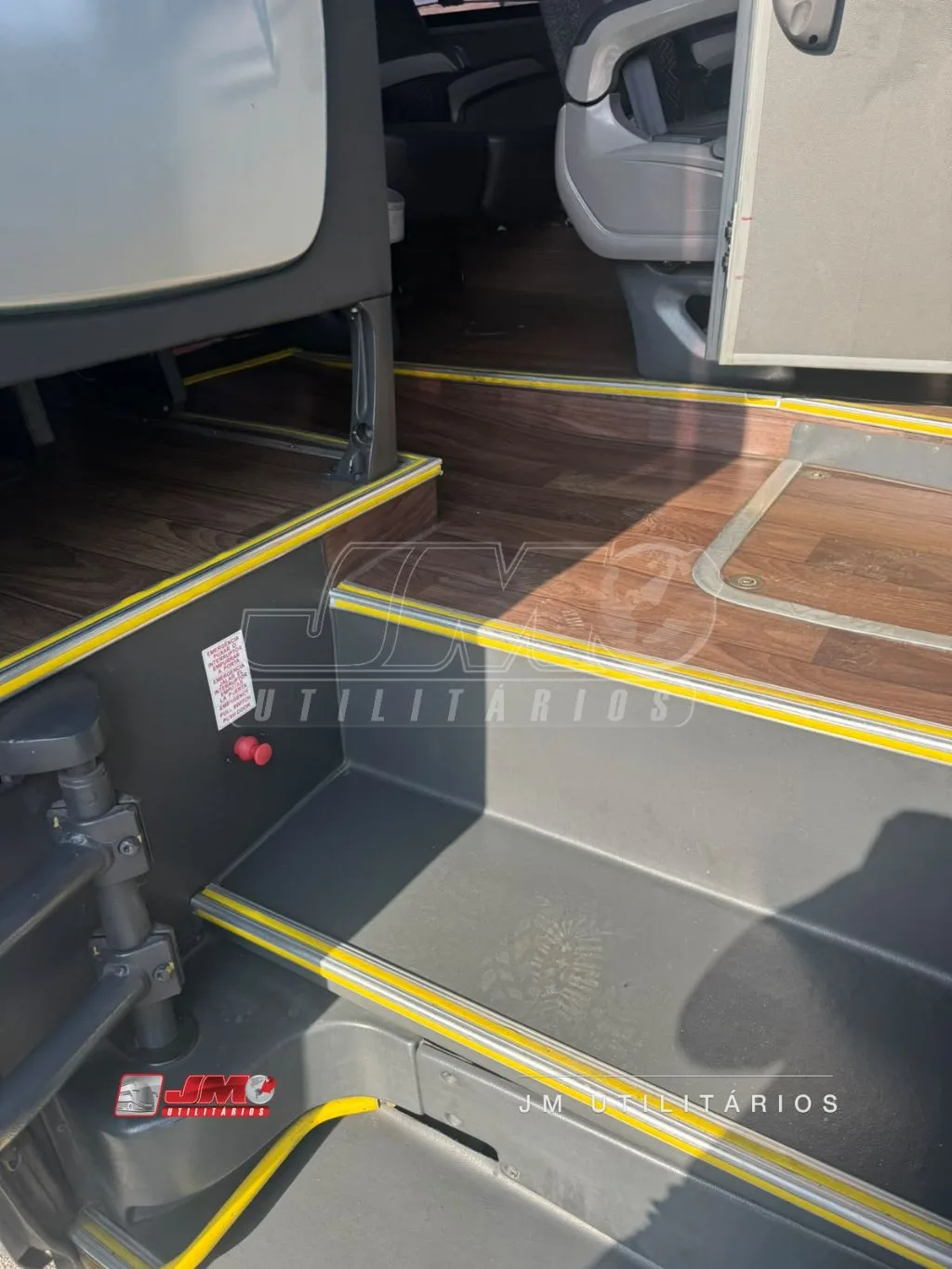 Micro-ônibus Marcopolo Senior LO 916 2025 seminovo à venda, código 517 - foto 03