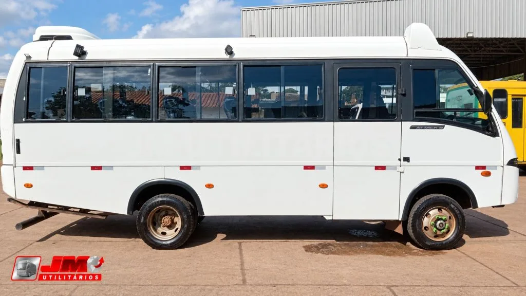 Micro-ônibus Marcopolo Attack 8 2019 seminovo à venda, código 709 - foto 04
