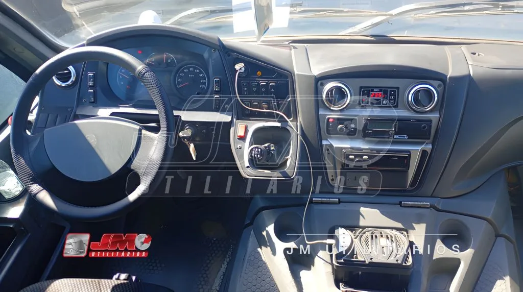 Micro-ônibus Marcopolo W9 C 2019 seminovo à venda, código 1819 - foto 04