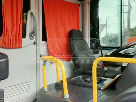 Micro-ônibus Neobus Thunder Plus 2011 seminovo à venda, código 697 - foto 04
