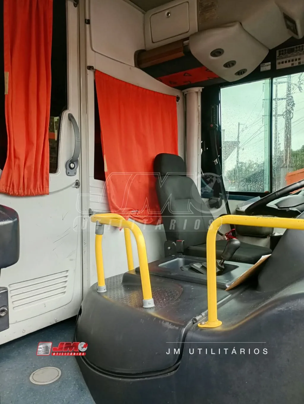 Micro-ônibus Neobus Thunder Plus 2011 seminovo à venda, código 697 - foto 04