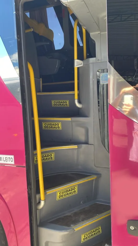 Ônibus Comil Invictus Hd 2021 seminovo à venda, código 1404 - foto 04