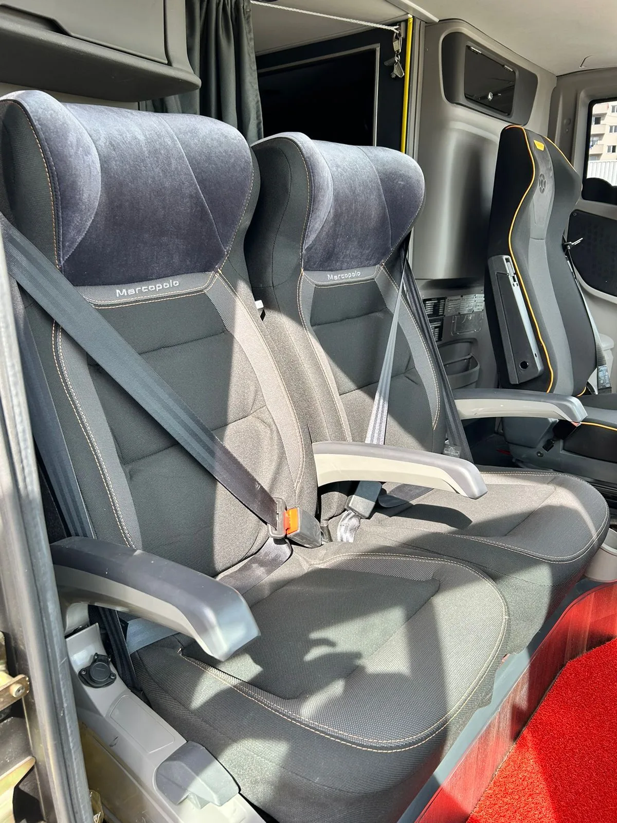 Ônibus Marcopolo Paradiso 1800 DD G8 Volvo B420R 2023 seminovo à venda, código 67 - foto 05