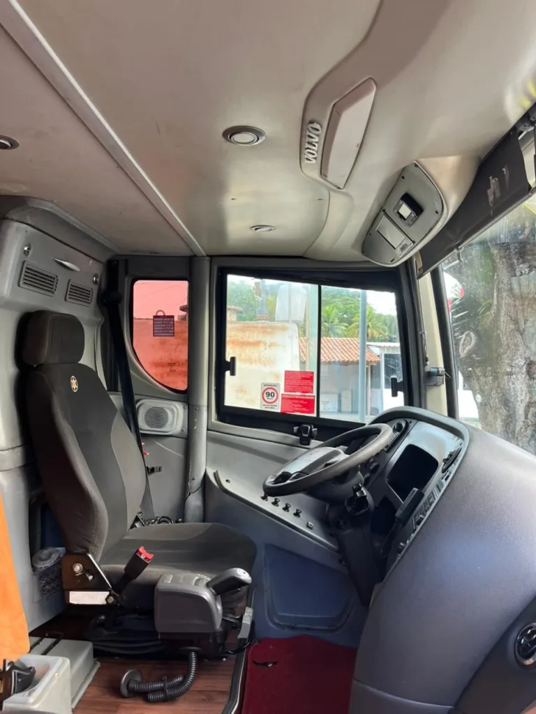 Ônibus Marcopolo Paradiso 1800 DD Volvo seminovo à venda, código 588 - foto 04
