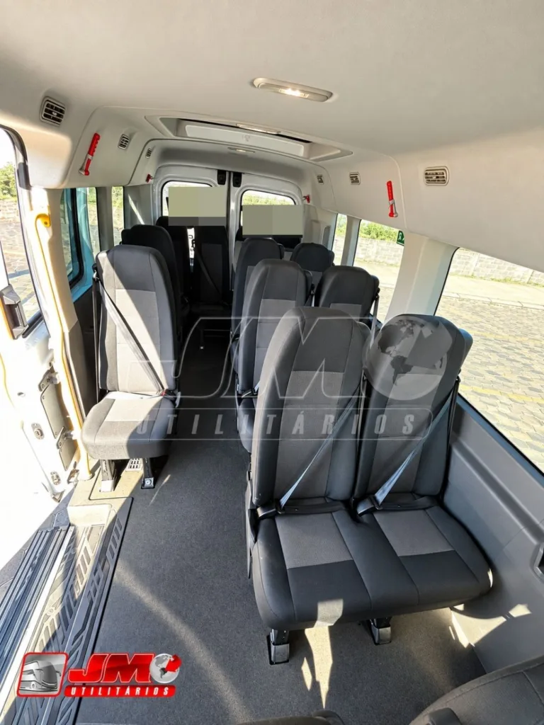 van-ford-transit-2024-cod-875-foto-08