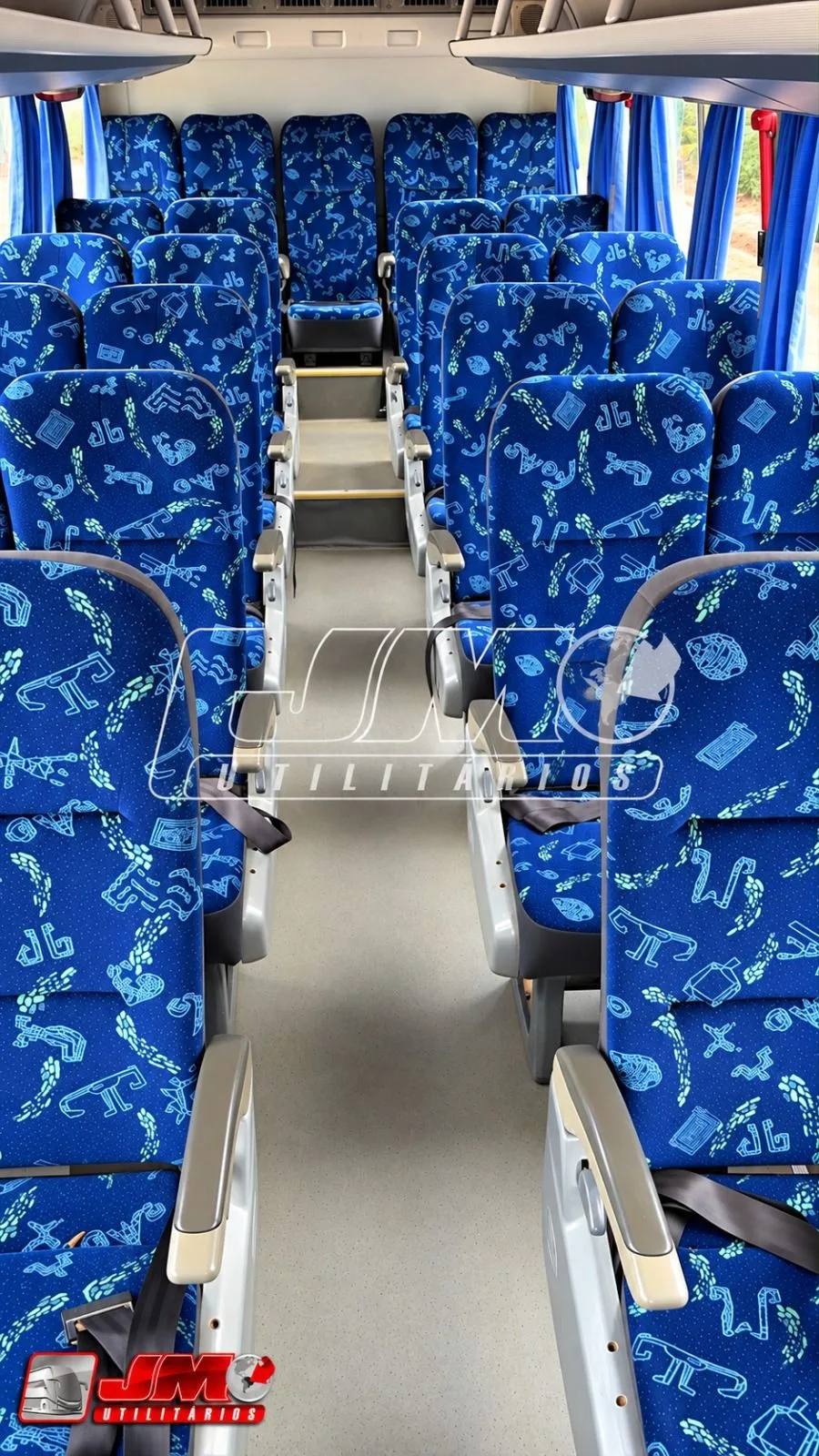 Micro-ônibus Marcopolo V8L Cummins 2015 seminovo à venda, código 28 - foto 04