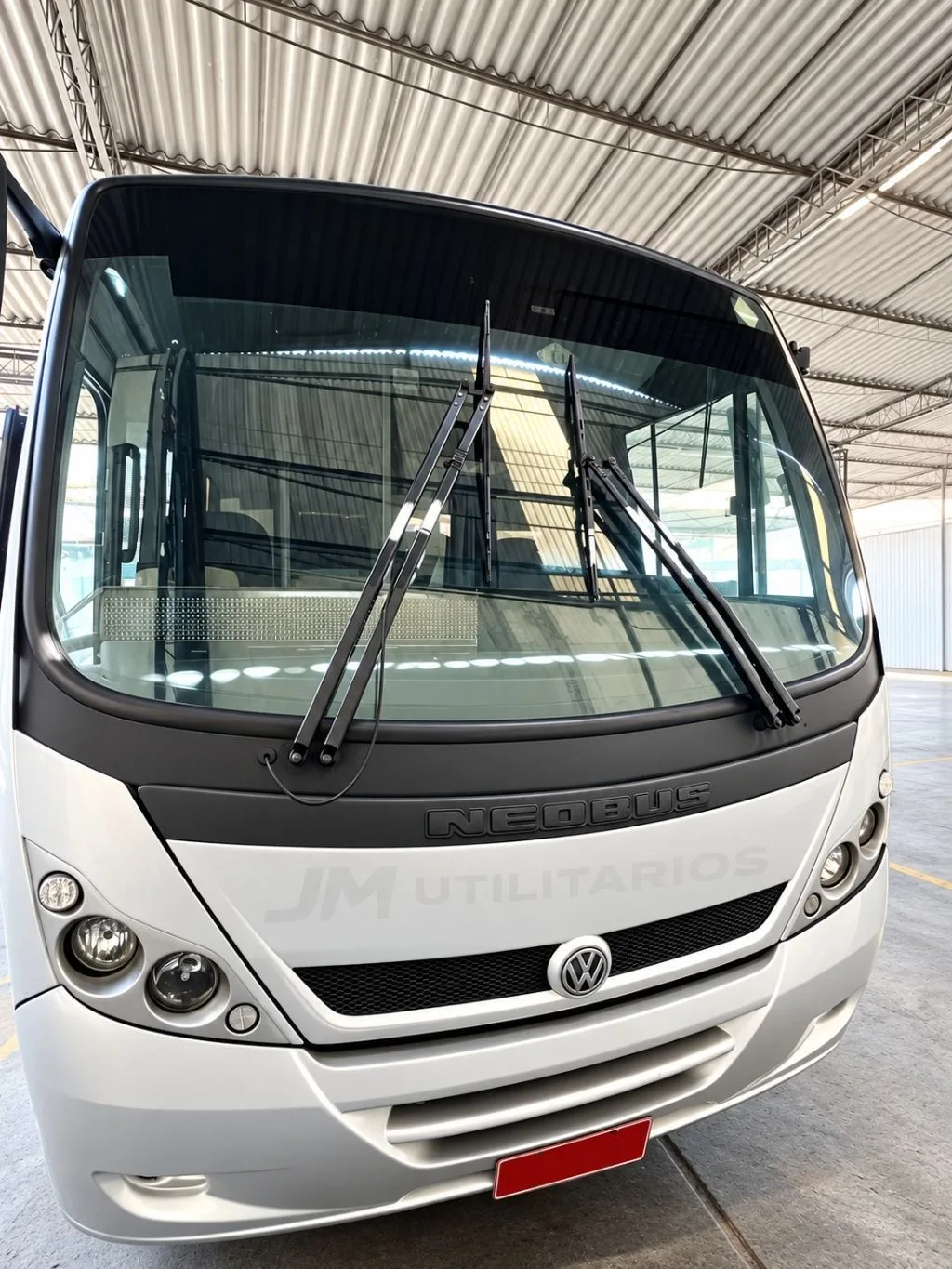 Micro-ônibus Neobus Thunder Plus 9.160 2013 seminovo à venda, código 376 - foto 01