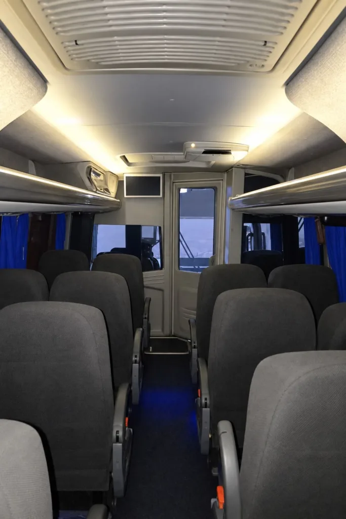 Micro-ônibus Neobus Thunder Plus 9.160 2013 seminovo à venda, código 376 - foto 08