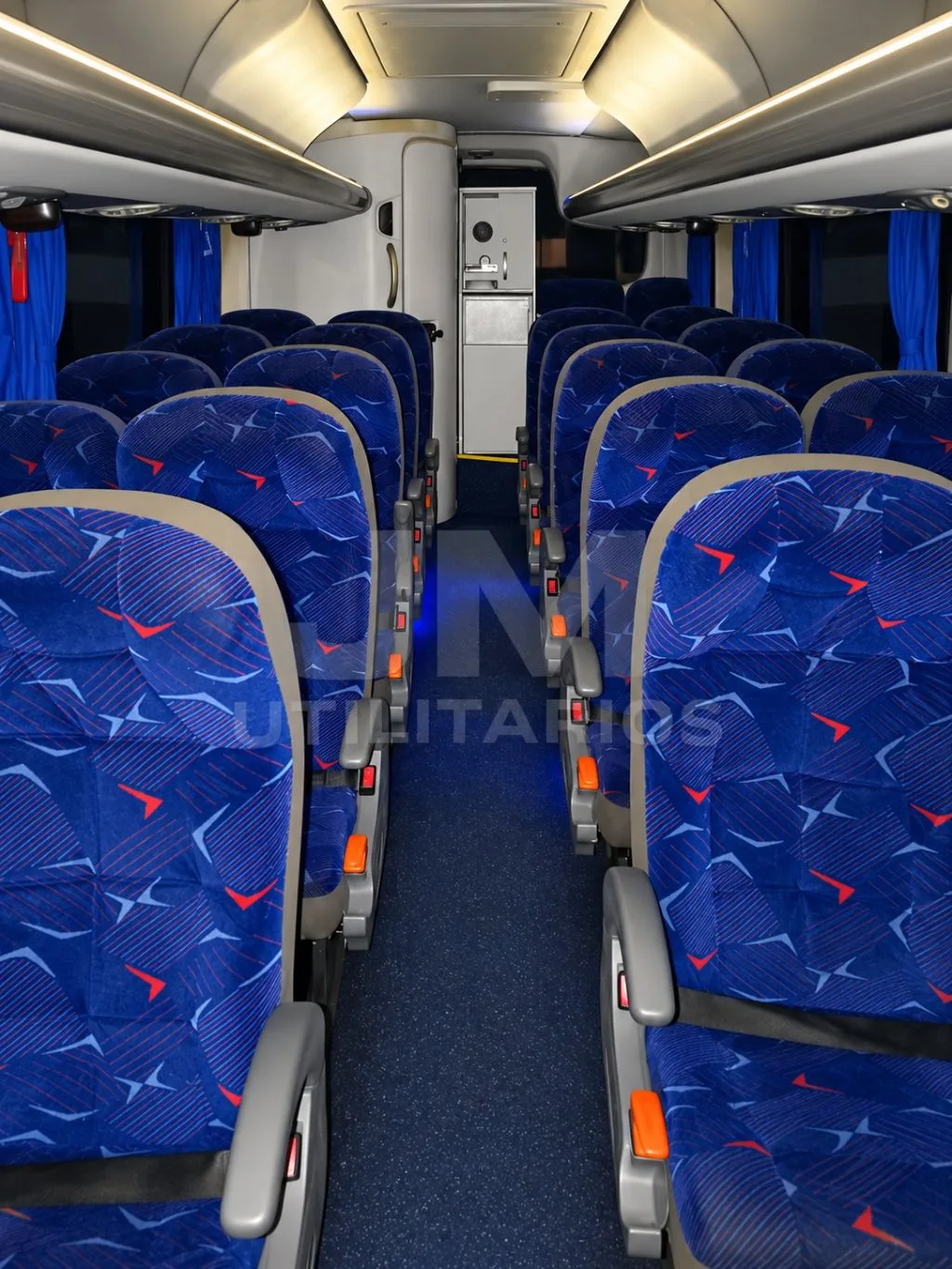 Micro-ônibus Neobus Thunder Plus 9.160 2013 seminovo à venda, código 376 - foto 09