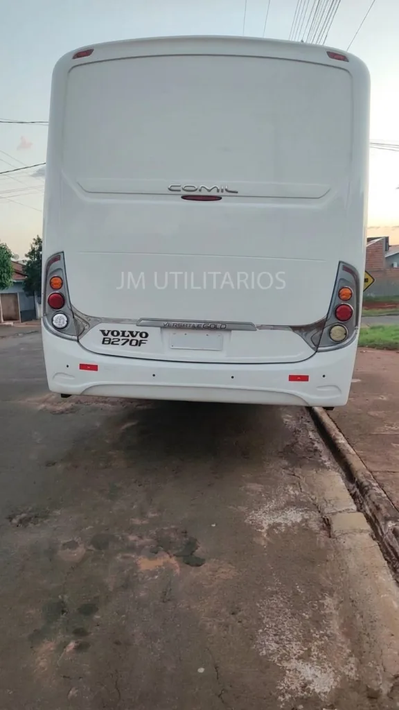 Ônibus Comil Versatile Gold Volvo B270F 2015 seminovo à venda, código 1684 - foto 03