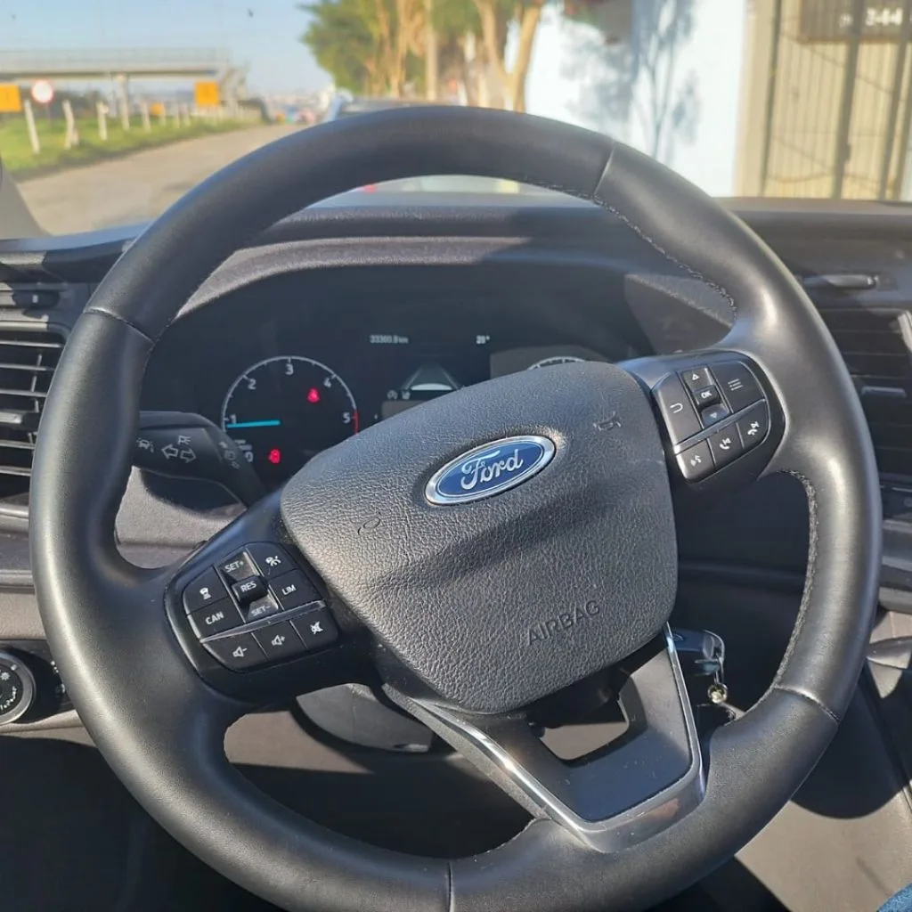 Van Ford Transit executiva luxo 2023 seminovo à venda, código 300 - foto 05