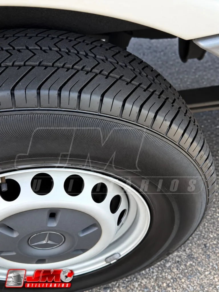 Van Mercedes-Benz Sprinter CDI 415 2018 seminovo à venda, código 120 - foto 06