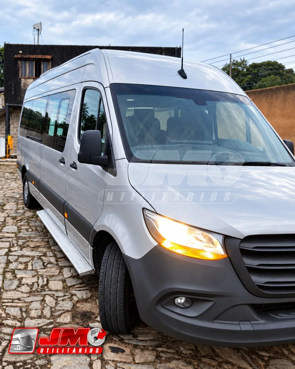 Van Sprinter 416 Executiva 2021 seminovo à venda, código 1275 - foto 01