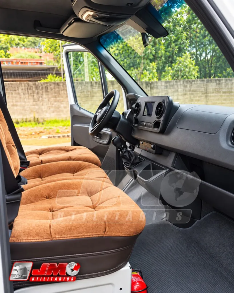 Van Sprinter 416 Executiva 2021 seminovo à venda, código 1275 - foto 05